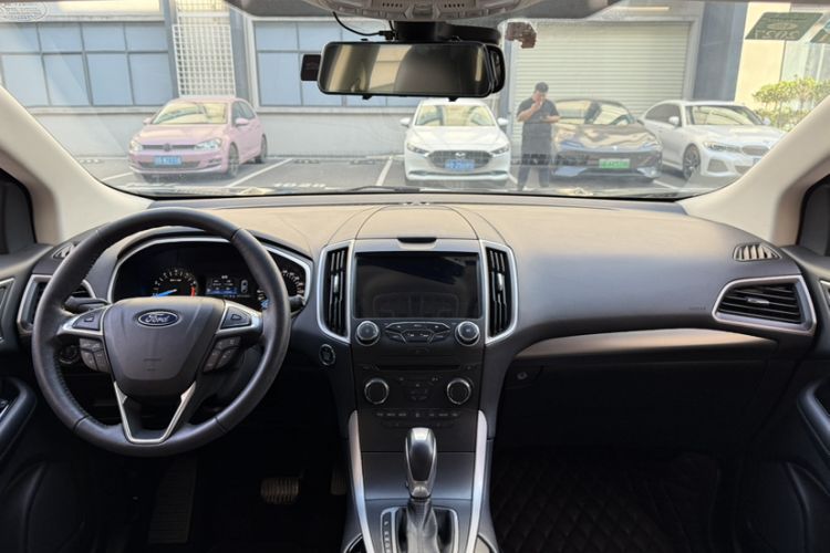 Used Ford Edge 2018 Facelifted EcoBoost 245 Two-Wheel Drive Platinum Edition 5 Seats China VI Standard
