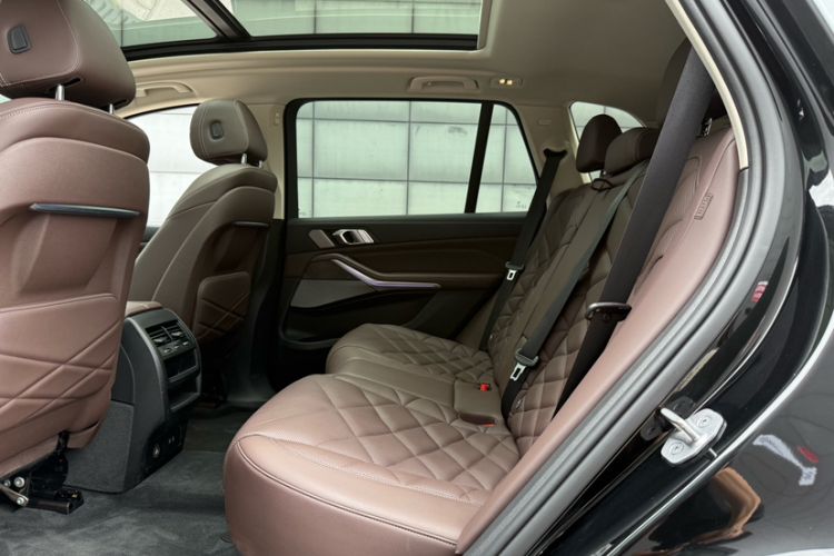 Used BMW X5 2022 xDrive 30Li Luxury M Sport Package
