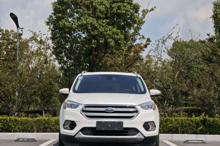 Used Ford Kuga 2017 EcoBoost 180 Two-Wheel-Drive Platinum Edition
