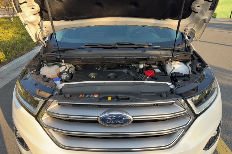 Used Ford Edge 2015 2.0T GTDi Two-Wheel-Drive High-Line Version
