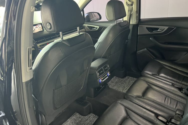 Used Audi Q7 2018 40 TFSI Comfort Model
