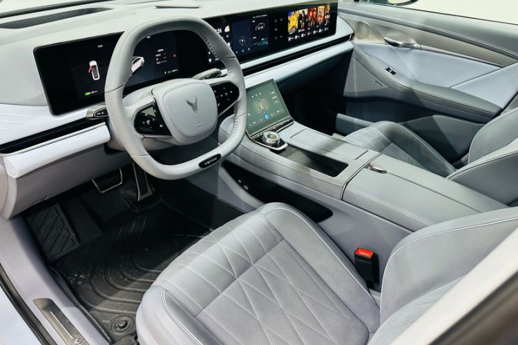 Used VOYAH PASSION 2023 Four-Wheel Drive Flagship Edition
