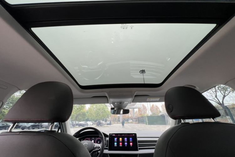 Used Volkswagen Tiguan L 2022 330TSI Automatic Two-Wheel Drive R-Line Flagship Edition
