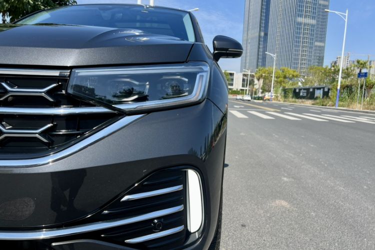 Used Volkswagen Tayron 2023 330TSI Two-Wheel-Drive R-Line High-Energy Version
