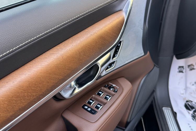 Used Volvo S90 New Energy 2019 T8 E-Drive Hybrid Intelligent Luxury Version China V Standard