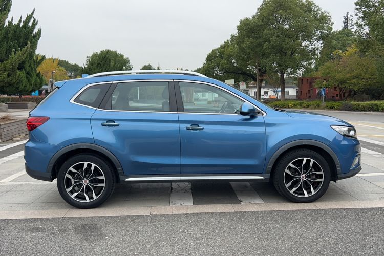 Used Roewe RX5 2016 20T Two-Wheel Drive Automatic Internet Smart Edition
