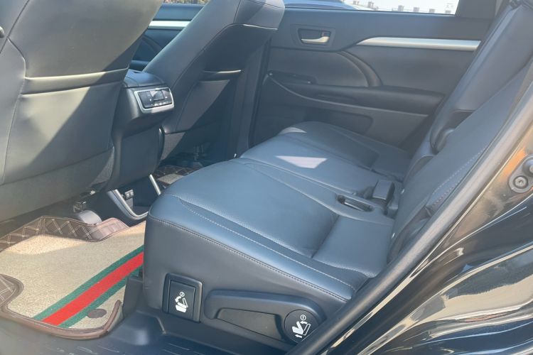 Used Toyota Highlander 2018 2.0T Four-Wheel Drive Luxury Version 7 Seats China VI Standard
