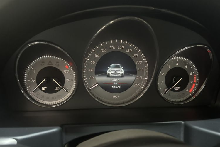 Used Mercedes-Benz GLK-Class 2013 GLK 300 4MATIC Dynamic Sunroof Model