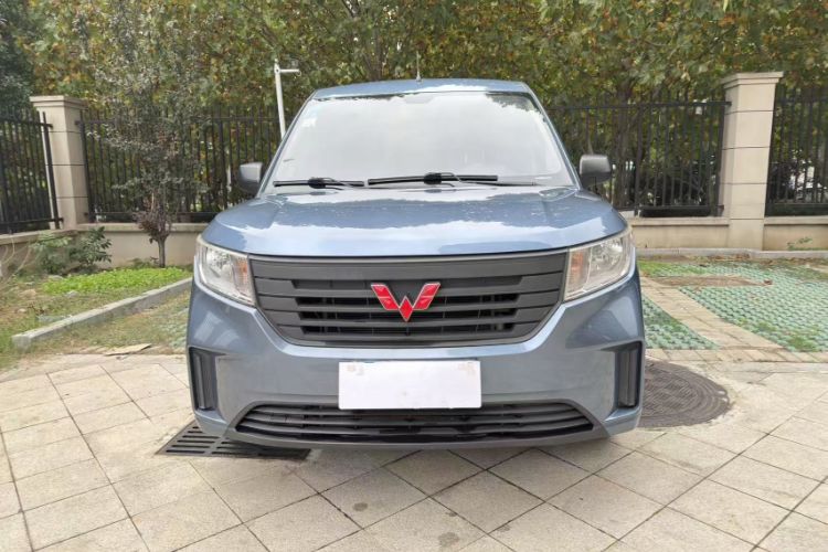 Used Wuling Hongguang PLUS 2019 1.5T Manual Standard Edition 5 Seats
