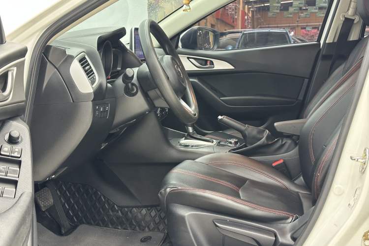 Used Mazda Mazda 3 Axela 2019 Cloud-Controlled Version Sedan 1.5L Automatic Comfort Trim China VI Standard
