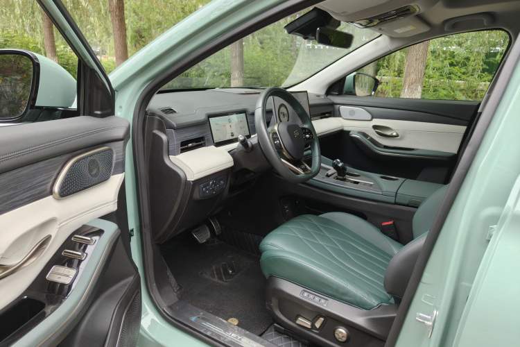 Used  Shanhai L9 2024 1.5TD 2DHT Max 7-Seater
