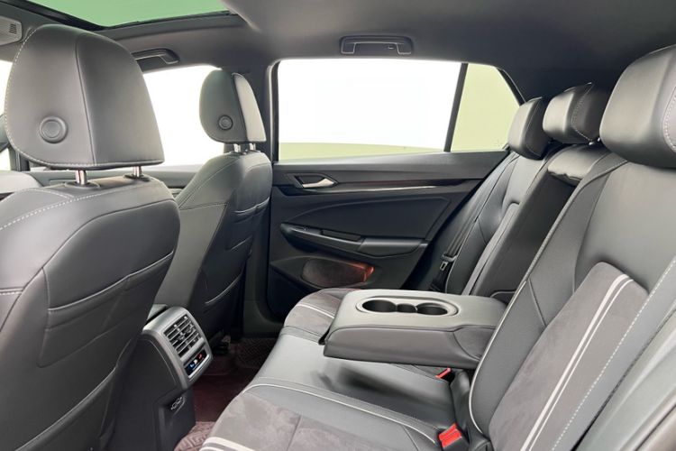 Used Volkswagen Golf 2023 Facelift 280TSI DSG R-Line Lite
