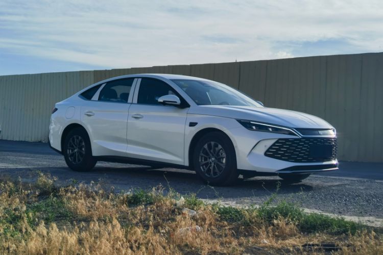 Used BYD Qin L 2025 DM-i Smart Drive 80KM Leading Model
