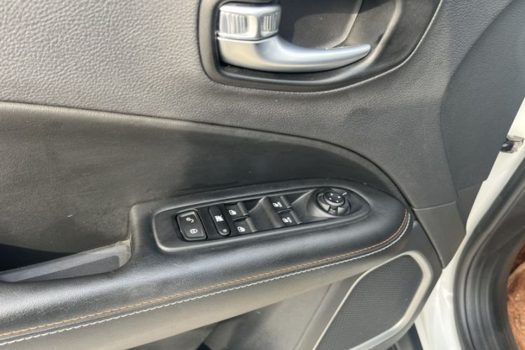 Used  Compass 2017 200T Automatic Family Edition
