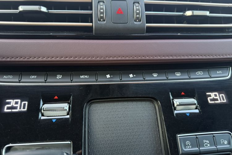 Used Hongqi HQ9 2023 2.0T Smart Connect Flagship Edition