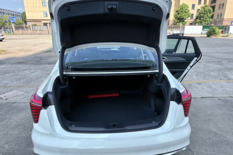 Used Hongqi H5 2023 1.5T HEV Smart Connect Flagship Edition
