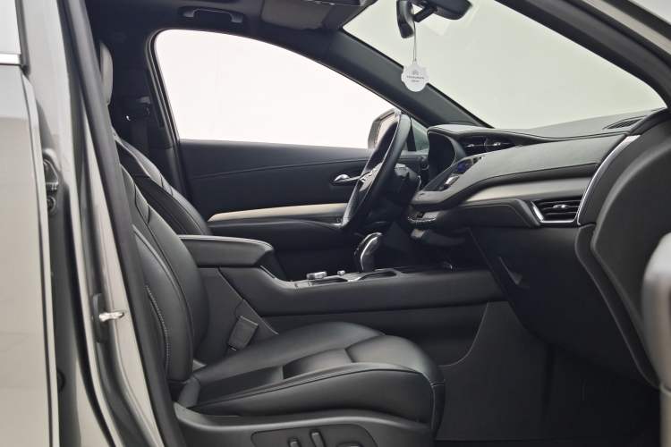 Used Cadillac XT4 2018 28T Two-Wheel Drive Leading Version
