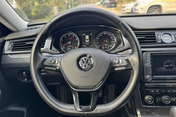 Used Volkswagen Passat 2017 330TSI DSG Prestige Edition
