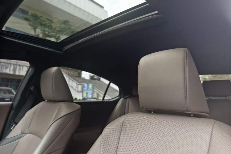 Used Lexus ES 2022 200 Excellence Edition
