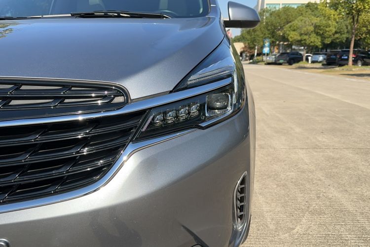 Used Buick GL8 2021 Land Cruiser Executive Class 652T Luxury Model
