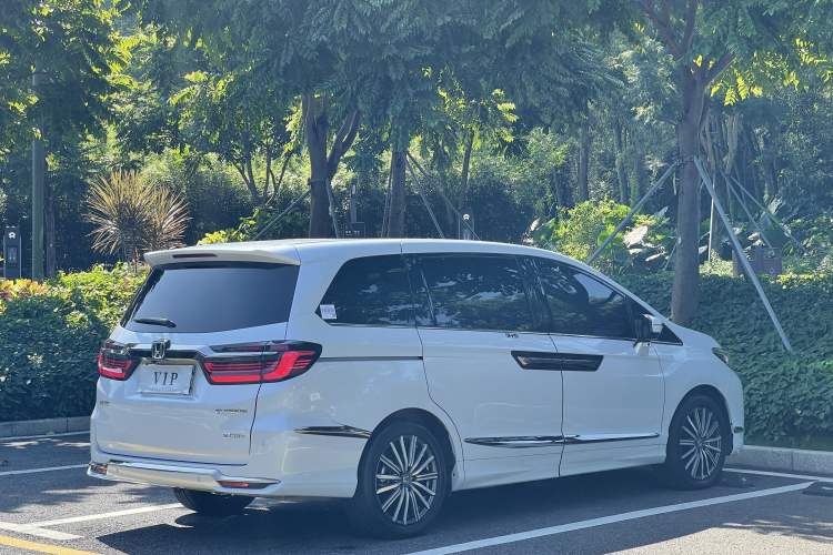 Used Honda Elysion 2024 2.0L eHEV Luxury Edition
