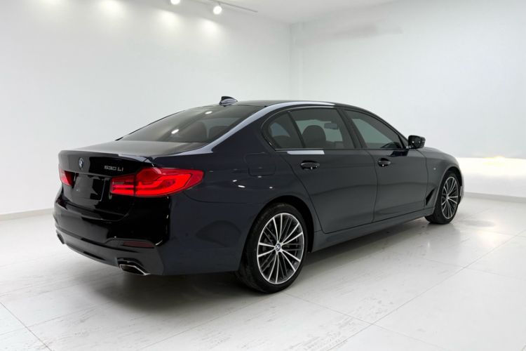 Used BMW 5 Series 2019 Facelifted 530Li Leading Edition M Sport Package
