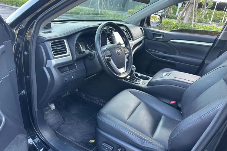 Used Toyota Highlander 2015 2.0T Four-Wheel Drive Luxury Edition 7-Seater
