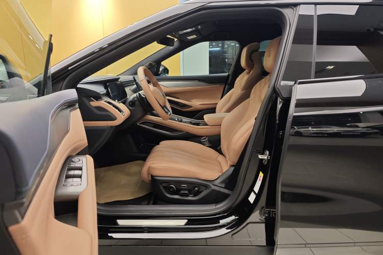 Used BYD Song L EV 2025 Intelligent Driving Version 662 km LiDAR Excellence Edition
