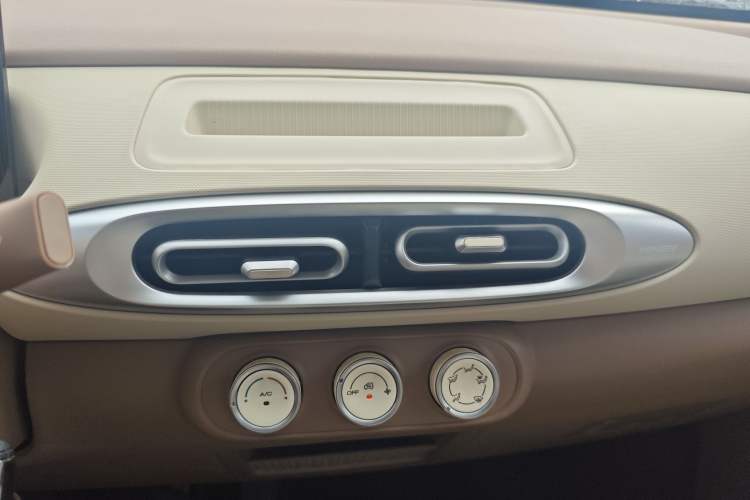 Used Wuling Hongguang MINIEV 2025 Four-Door Version Advanced Edition
