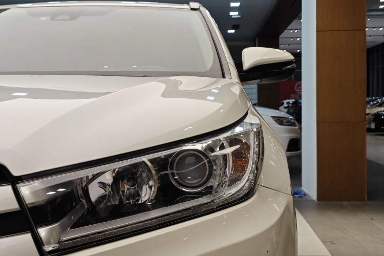 Used Toyota Highlander 2018 2.0T Four-Wheel Drive Luxury Version 7 Seats China VI Standard
