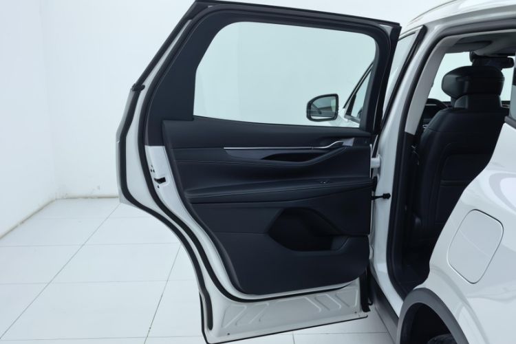 Used Ford Edge 2025 Ford Explorer L 2.0T EcoBoost E-Hybrid Two-Wheel Drive 7-Seater Fashion Edition
