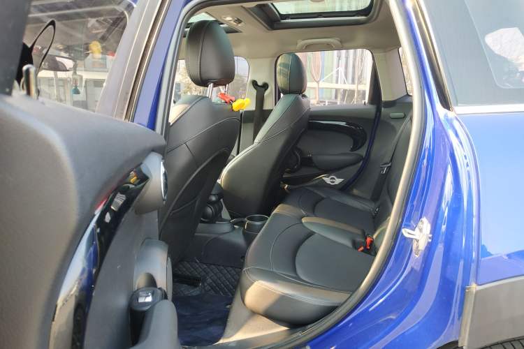 Used  MINI 2019 1.5T COOPER Classic Edition Five-Door Version
