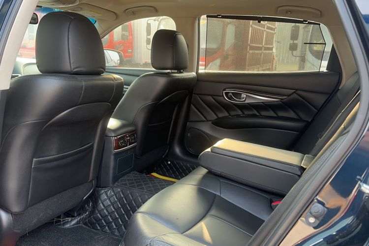 Used Infiniti Q70 2017 Q70L 2.5L Enjoyment Edition
