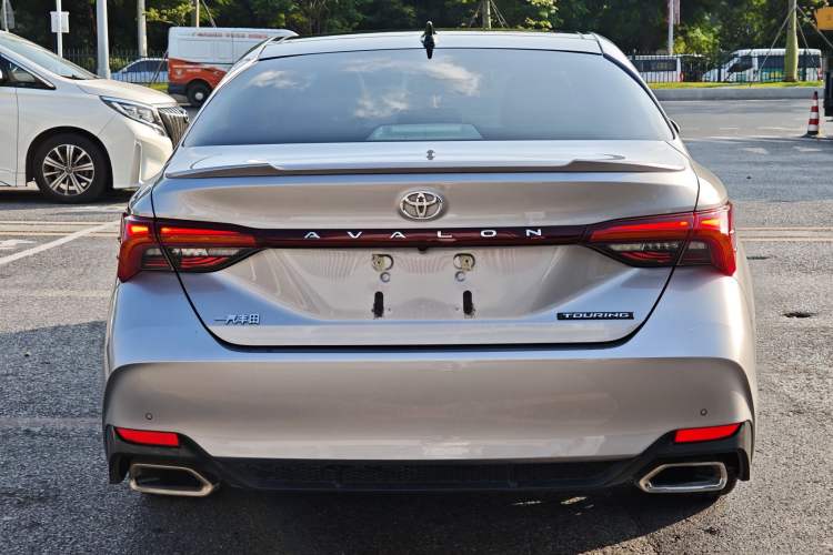 Used Toyota Avalon 2019 2.5L Touring Premium Version China VI Standard
