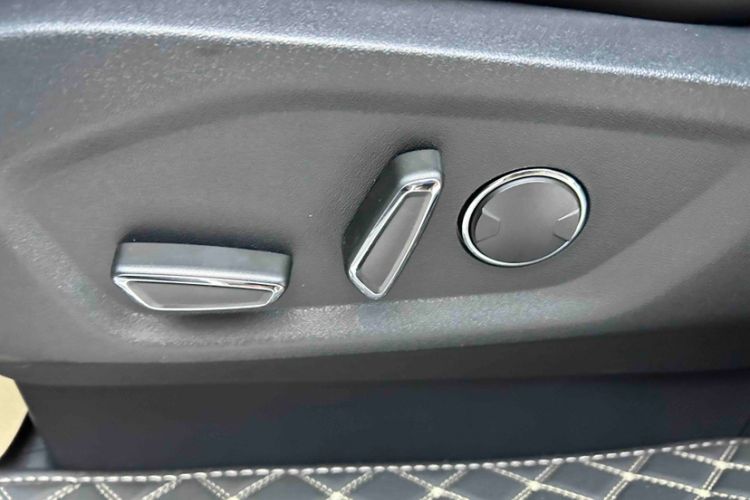 Used Ford Edge 2021 PLUS EcoBoost 245 Two-Wheel-Drive Platinum Edition 5 Seats
