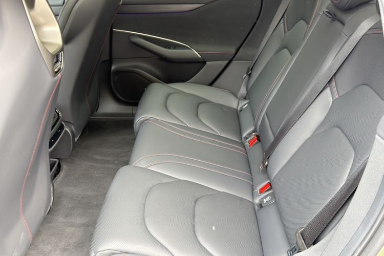 Used  SU7 2024 Rear-Drive Ultra-Long Range Advanced Pro-Level Intelligent Driving Version
