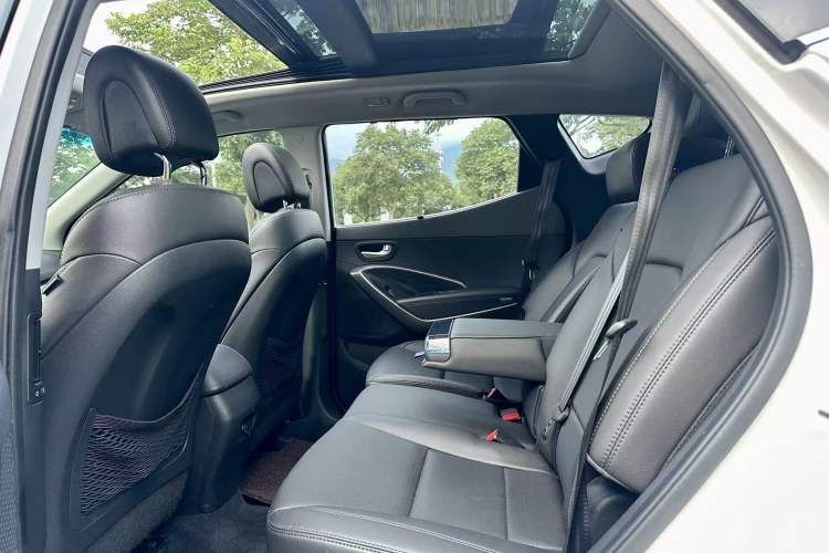 Used Hyundai Santa Fe 2013 2.4L Automatic Two-Wheel Drive Smart Version
