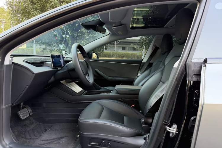 Used Tesla Model 3 2023 Rear-Wheel-Drive Version
