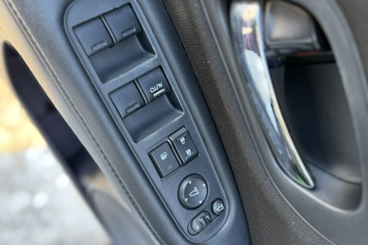 Used Honda Vezel 2017 1.8L CVT Front-Wheel Drive Pioneer Edition