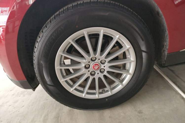 Used Jaguar F-PACE 2016 2.0T Two-Wheel Drive Urban Luxury Edition
