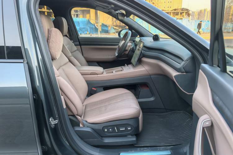 Used Nio ES8 2024 100kWh Signature Edition
