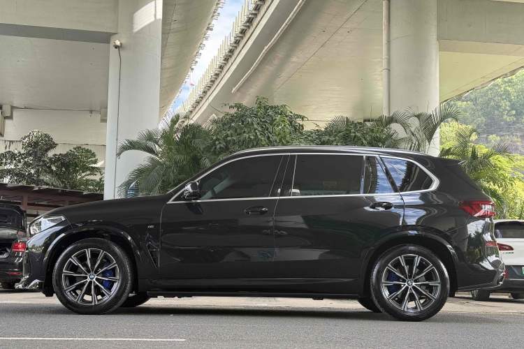 Used BMW X5 2022 Restyled xDrive 30Li Luxury Version M Sport Package