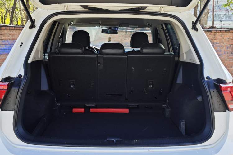 Used Volkswagen Tiguan L 2017 330TSI Automatic Two-Wheel Drive Comfort Edition