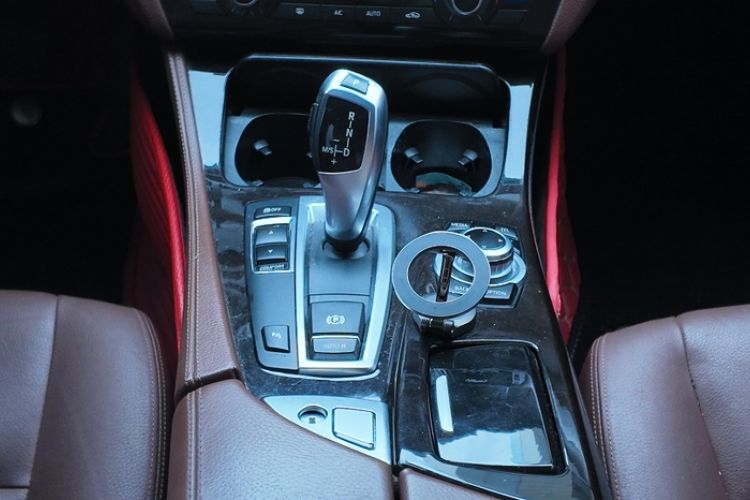 Used BMW 5 Series 2017 525Li Leading Model
