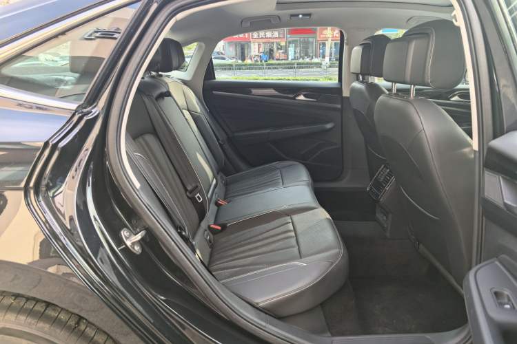 Used Volkswagen Passat 2024 380TSI Dragon Edition
