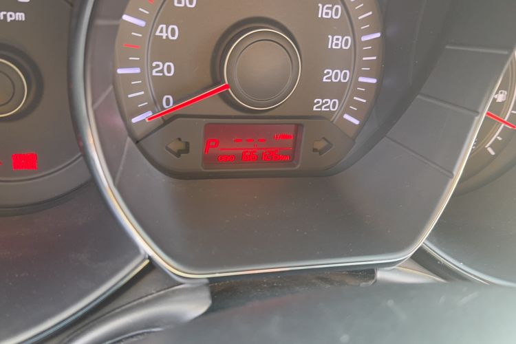 Used Kia K2 2012 Sedan 1.4L Automatic GLS Commemorative Edition
