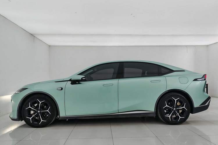 Used  SL03 2023 200Max Range-Extended Version
