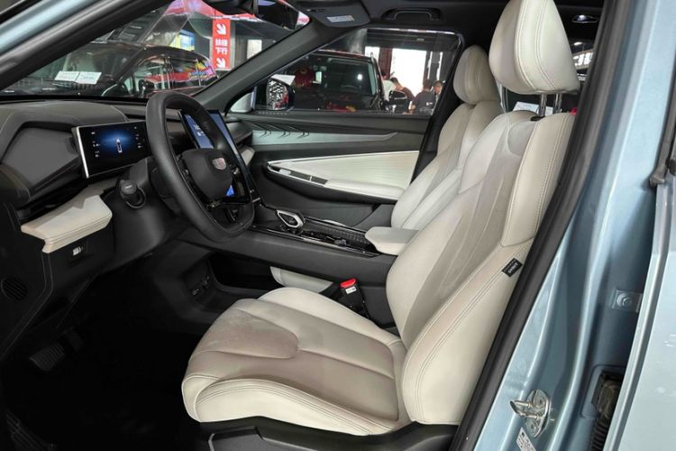 Used Geely Auto Emgrand X7 Sport 2023 Boyue COOL 1.5TD ZhiZun Edition
