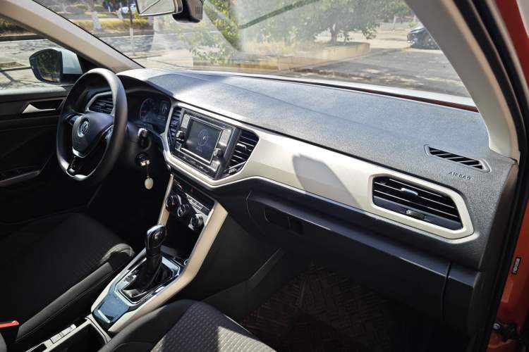 Used Volkswagen T-ROC 2018 230TSI DSG Two-Wheel Drive Fashion Edition China V Standard