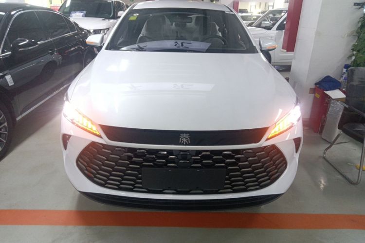 Used BYD Qin PLUS 2025 DM-i Smart Drive 55KM Leading Model
